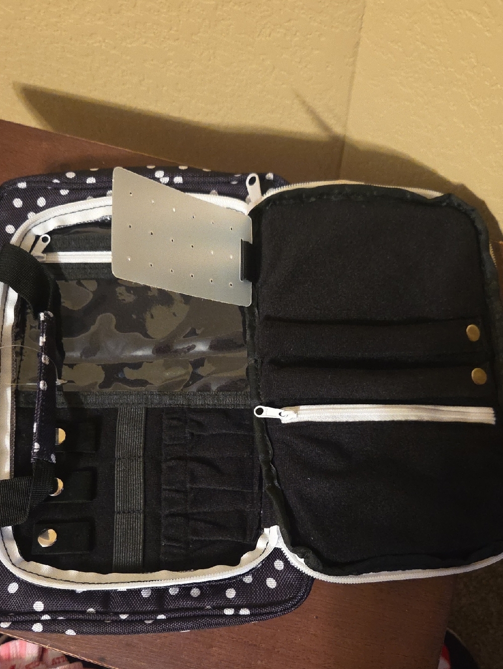 Travel Set - Picture 10 of 15